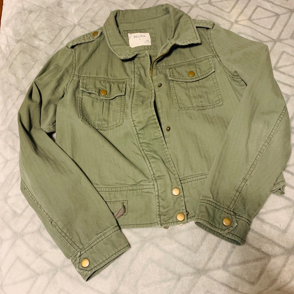 Nice jacket keep you warm any season